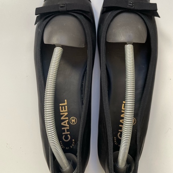 Classic black leather Chanel ballet flats size 39 - Picture 5 of 8